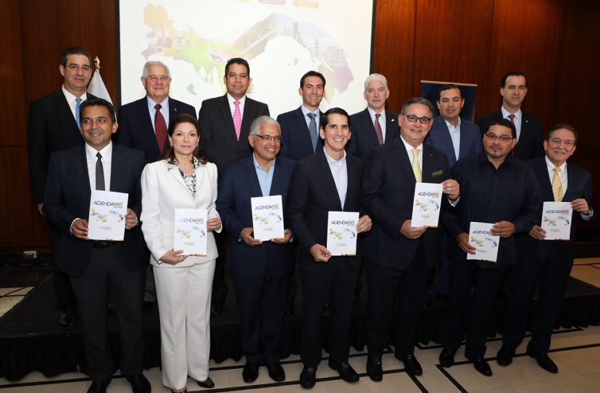 Candidatos Presidenciales reciben documento final de Agenda País 2019-2024