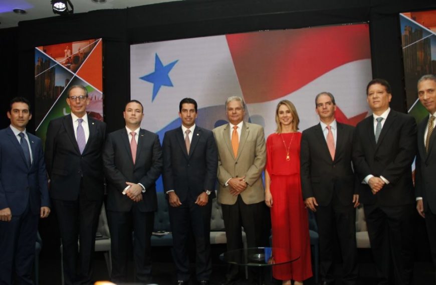 CCIAP realiza foro económico y firma convenio con el TE para debate presidencial