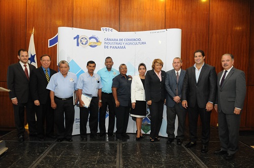 Cámara de Comercio de Panamá reconoce labor de sus colaboradores