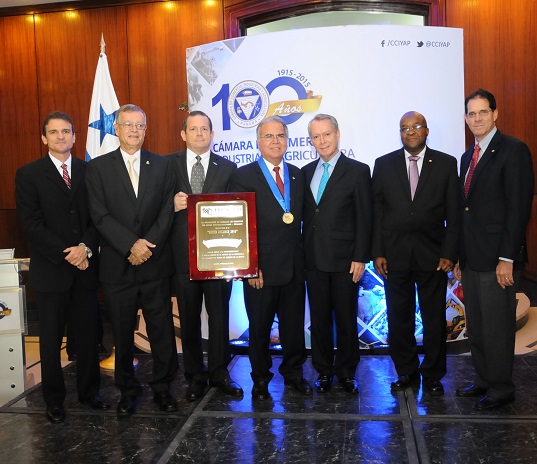 Empresario panameño recibe la Orden FECAMCO, máximo galardón del gremio empresarial centroamericano