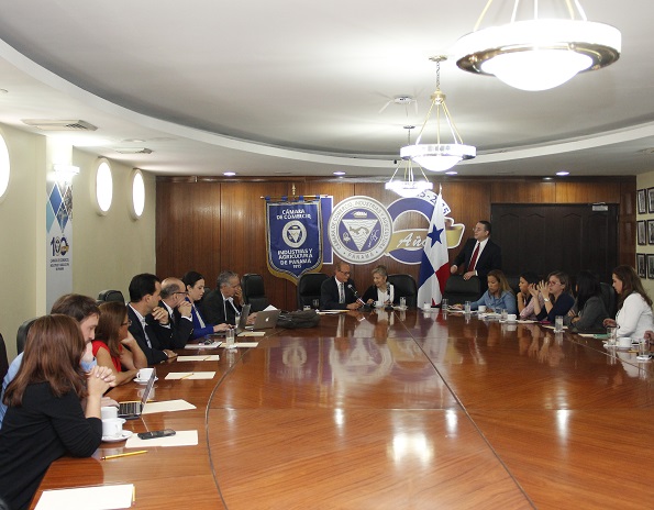 Empresarios y autoridades de salud celebran reunión de seguimiento para evaluar temas de la salud humana