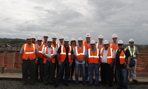 Directivos de la CCIAP visitan nuevo carril de las esclusas del Canal de Panamá