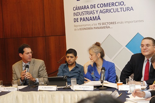 Empresarios y autoridades de salud celebran reunión de seguimiento para evaluar temas de la salud humana