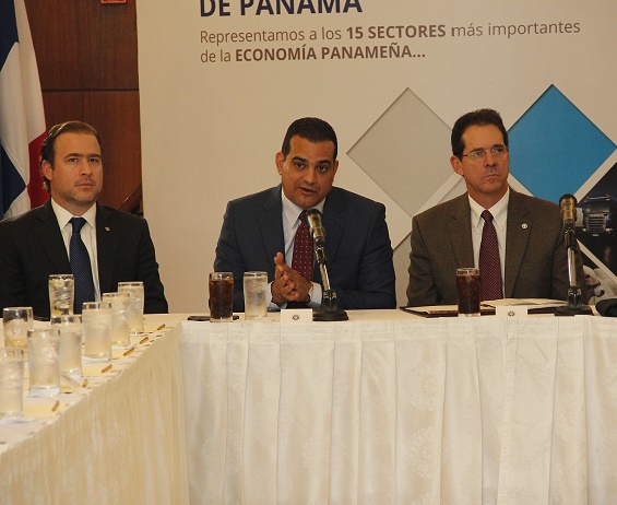 Cámara de Comercio, Industrias y Agricultura de Panamá recibe al ministro de Trabajo en cortesía de sala