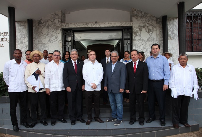 Cámara de Comercio, Industrias y Agricultura de Panamá promueve el orgullo por la identidad Nacional y realiza premiación del Concurso de Afiche Patria Mía