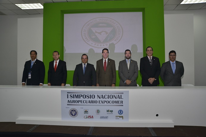 Expertos buscan estrategias y nuevas oportunidades para el sector agropecuario