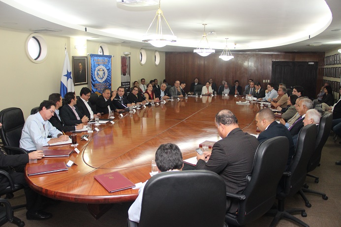 Cortesía de Sala a Monseñor José Domingo Ulloa