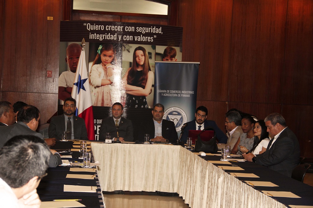 CCIAP Y COEL revisan anteproyecto de ley que reorganiza a la ANA
