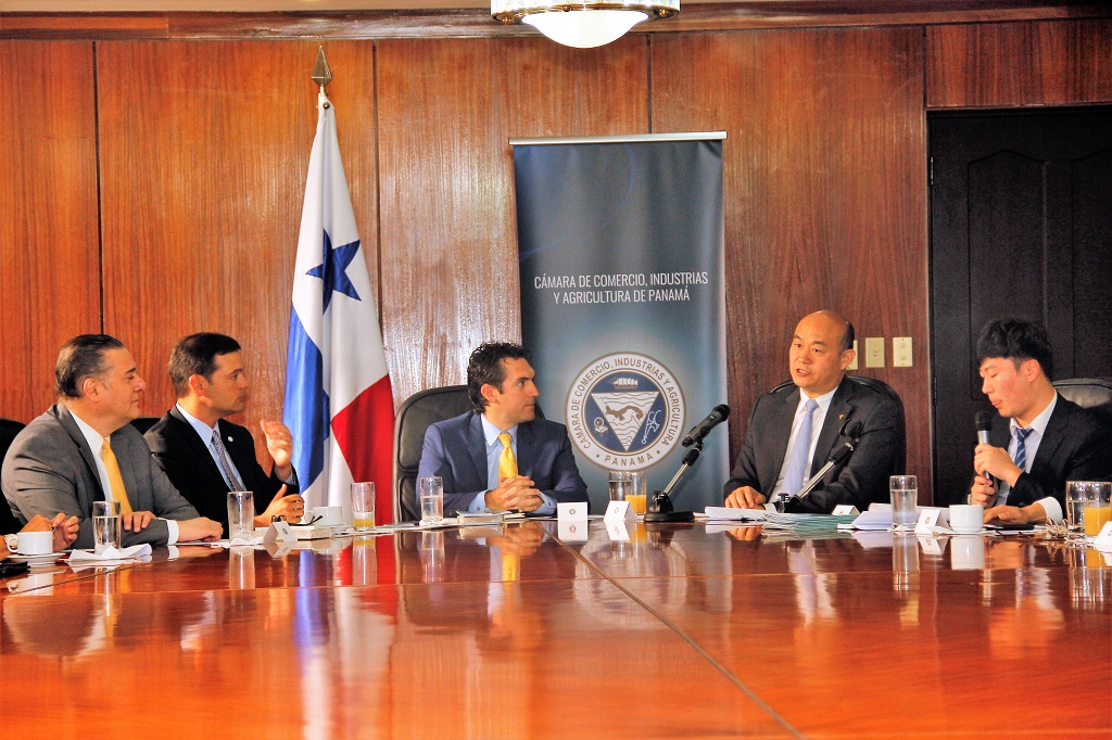 Empresarios panameños se reúnen con Misión Empresarial de Qingdao-China