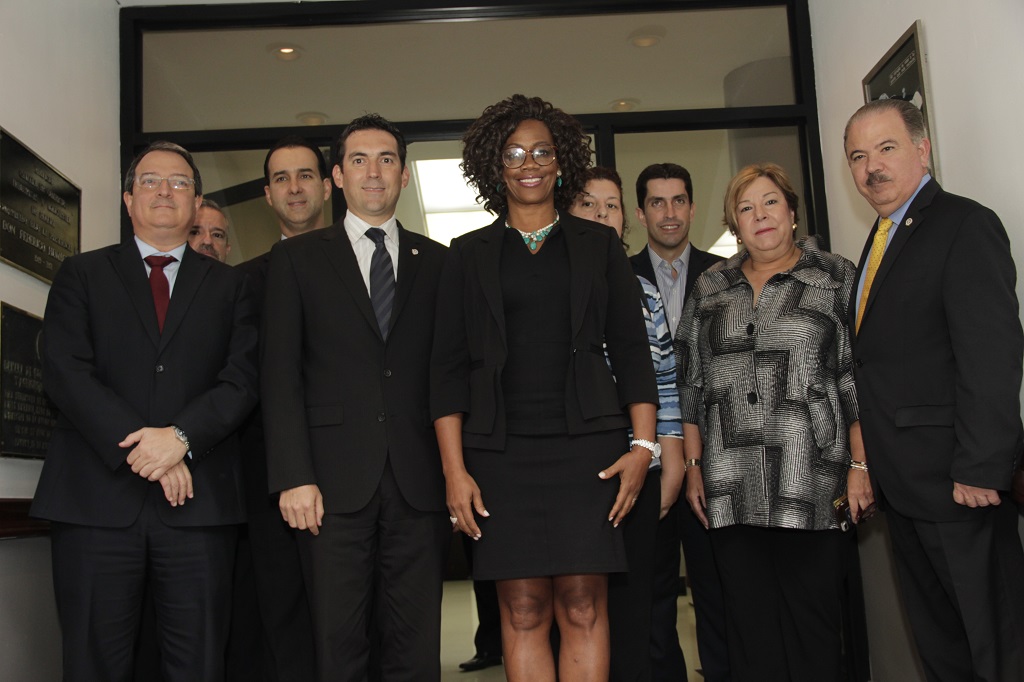 Vicepresidenta de Costa Rica se reúne con empresarios panameños