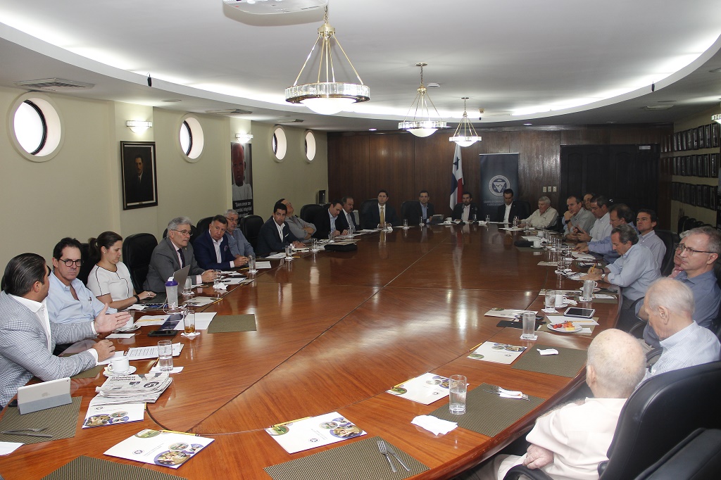 Expresidentes de CCIAP analizan situación del país y conforman comisión de acción por el rescate institucional