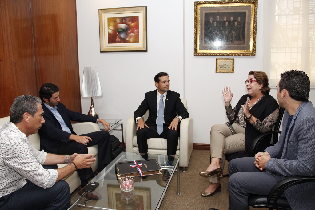 Junta directiva de la CCIAP recibe visita del administrador de la ATP