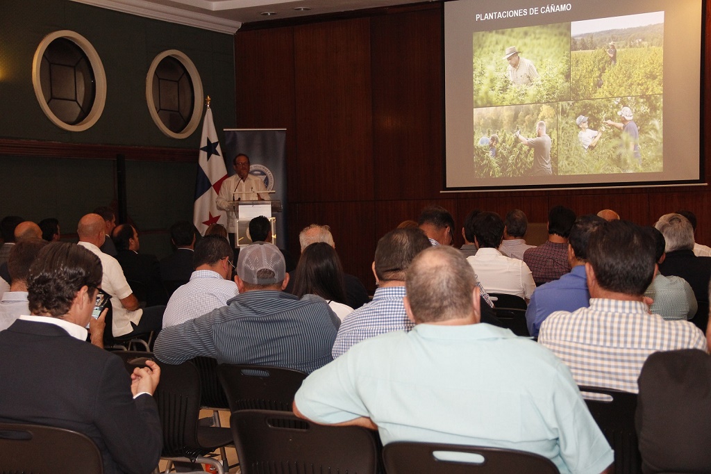 CCIAP realiza Foro Agropecuario sobre el cultivo del cáñamo en Panamá