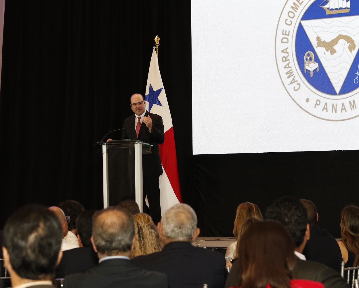 Fábrega rinde informe de sus primeros seis meses de gestión al frente de la CCIAP