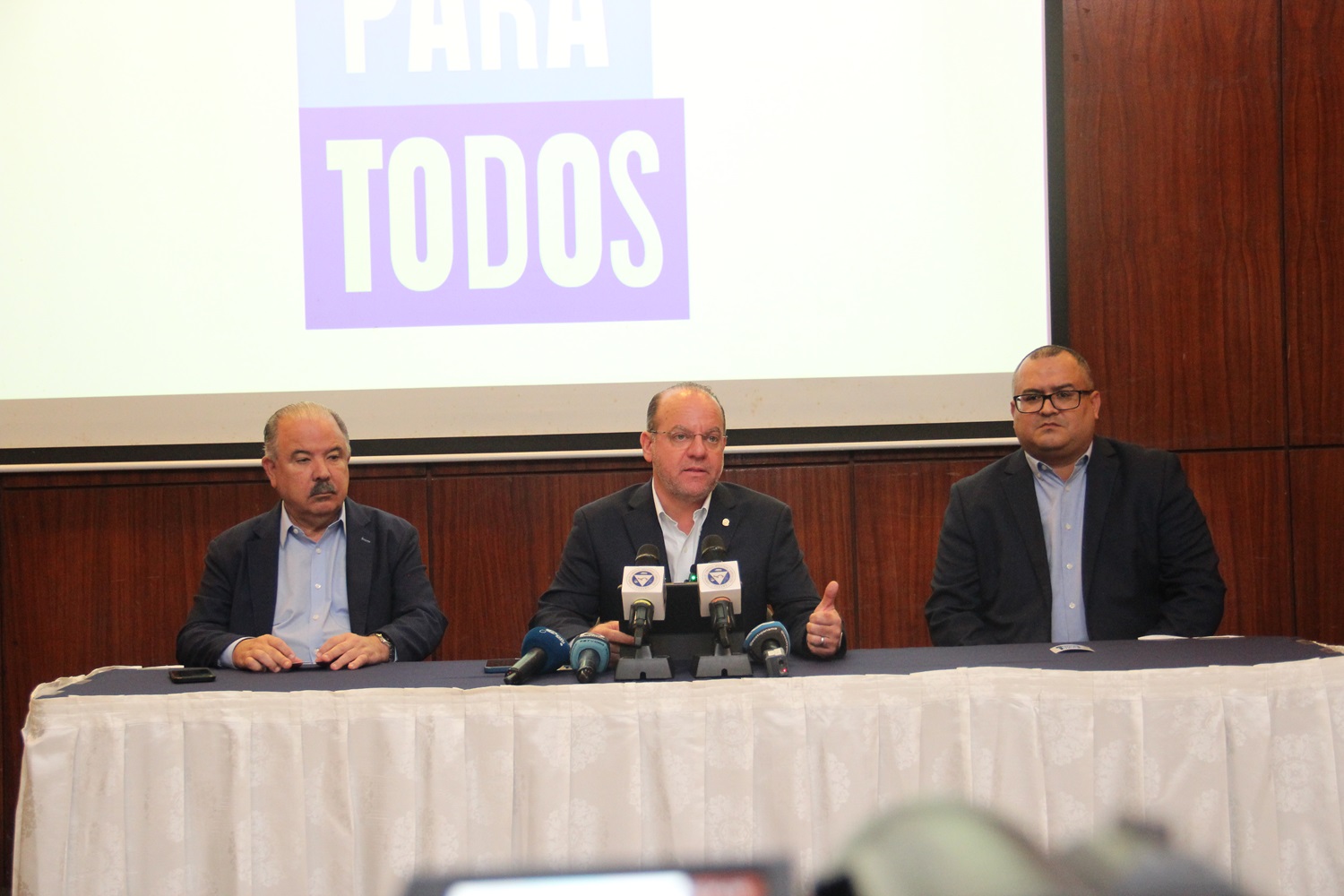 UNA CAJA PARA TODOS