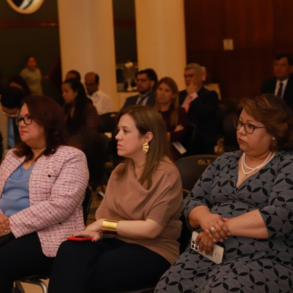 Expertos en arbitraje y resolución de disputas se encuentran reunidos en Panamá