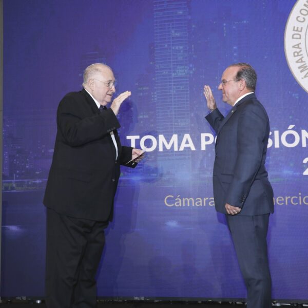 Juan A. Arias S., asume segundo periodo como presidente de la CCIAP