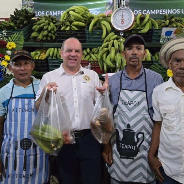 CCIAP Y CAF INAUGURAN PUESTO DE VENTA “CAMPESINOS UNIDOS” EN MERCADO PÚBLICO DE PENONOMÉ