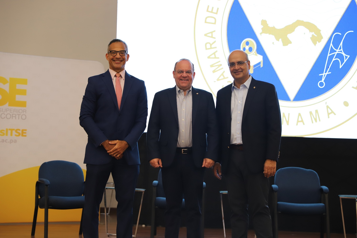 Cientos de jóvenes emprendedores acuden al III Congreso Anual de MiPyMES y Emprendimiento de la CCIAP