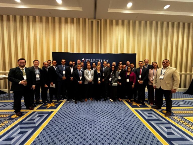 Aurelio Barría Pino, presidente de la Cámara de Comercio, Industrias y Agricultura de Panamá, junto a integrantes de la primera delegación panameña que participó en el SelectUSA Investment Summit 2026, reafirmando el compromiso del sector privado con la atracción de inversiones, la proyección internacional de Panamá y la generación de oportunidades para el desarrollo económico del país.