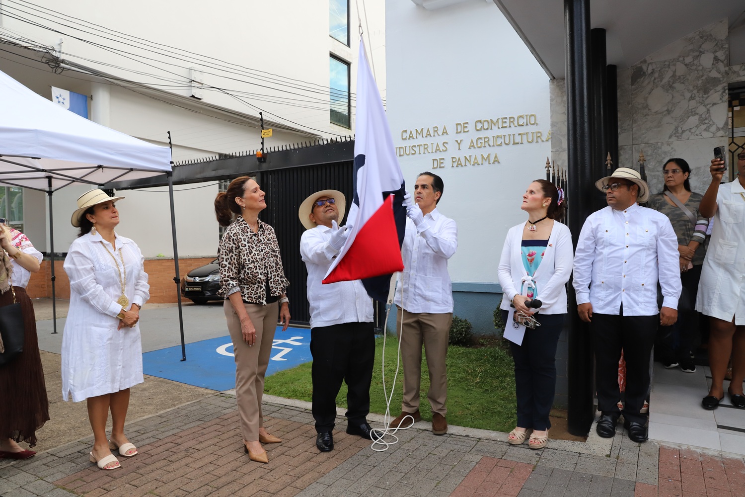 Izada de la Bandera